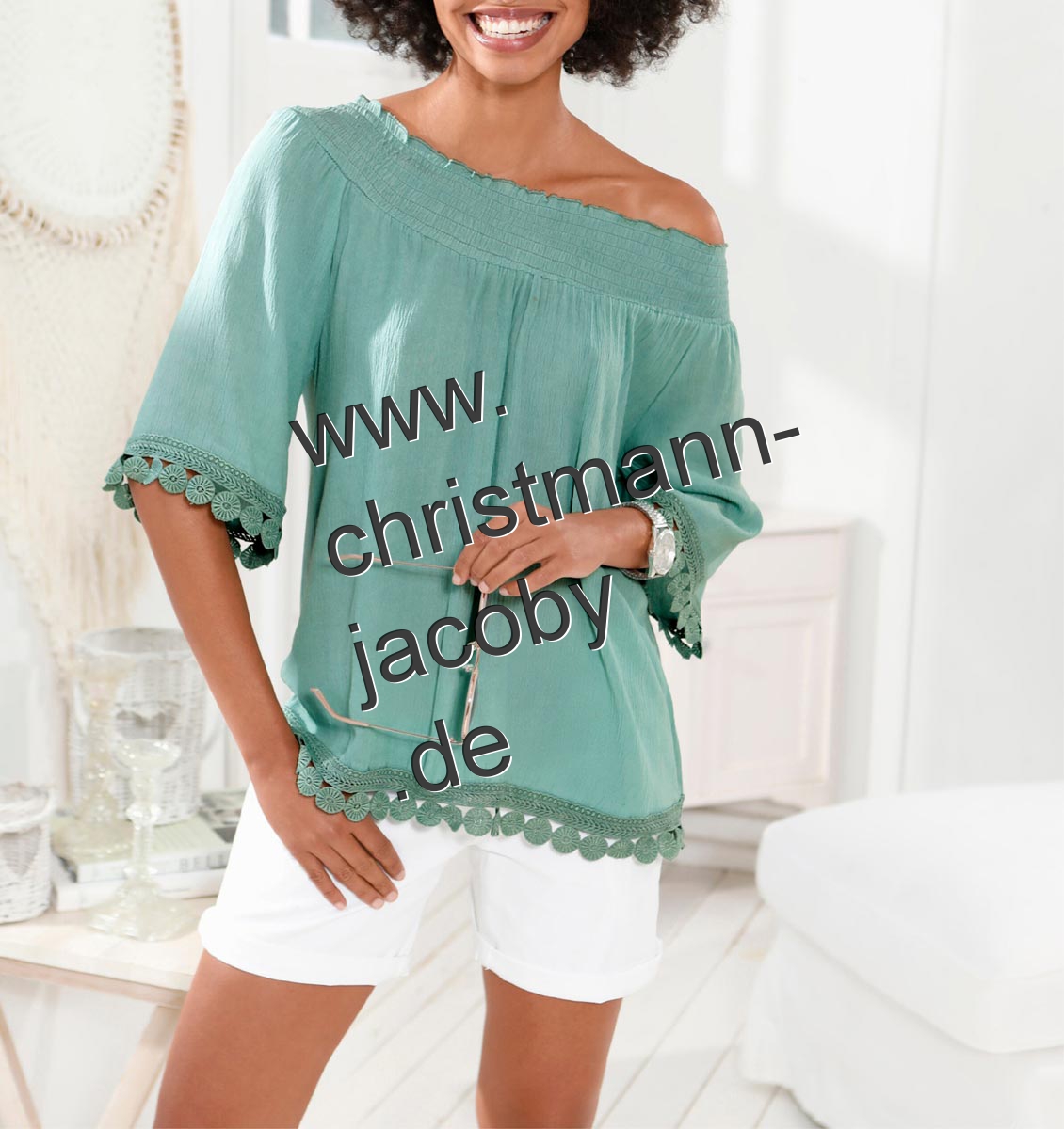 Designer-Crinklebluse mit Spitzenbesatz, selbei