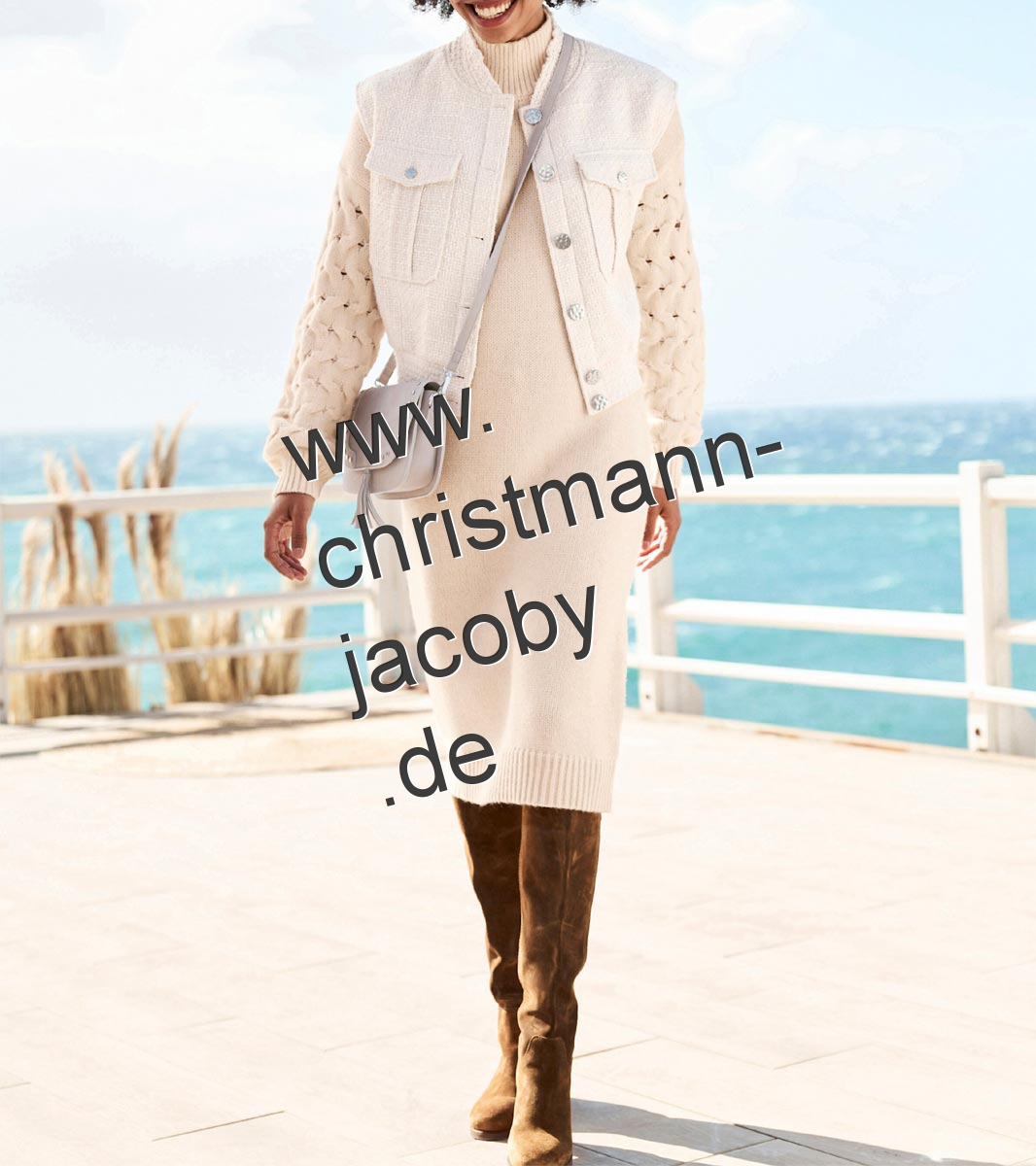 Woll-Strickkleid m. Ajour-Muster-Details, champagner